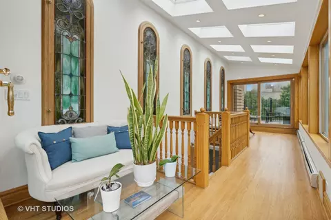 60 Elm St, Chicago, IL 60611 photo 18