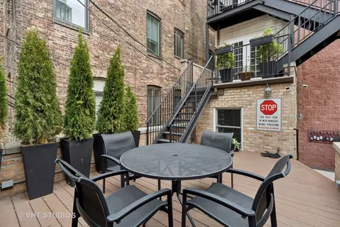 60 Elm St, Chicago, IL 60611 photo 40