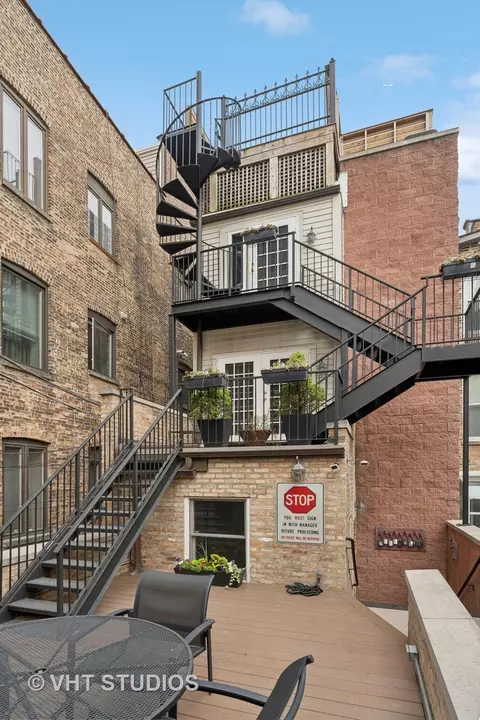 60 Elm St, Chicago, IL 60611 photo 43