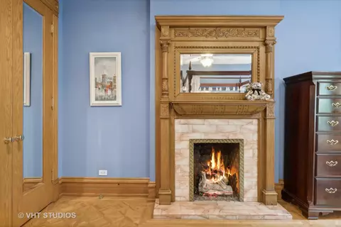 60 Elm St, Chicago, IL 60611 photo 24
