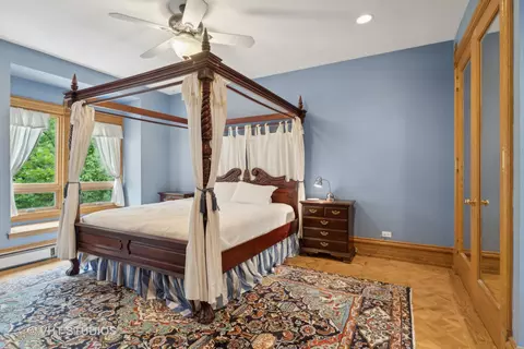 60 Elm St, Chicago, IL 60611 photo 22