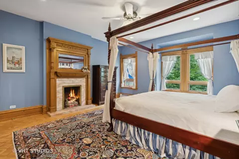 60 Elm St, Chicago, IL 60611 photo 23