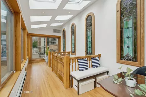 60 Elm St, Chicago, IL 60611 photo 19