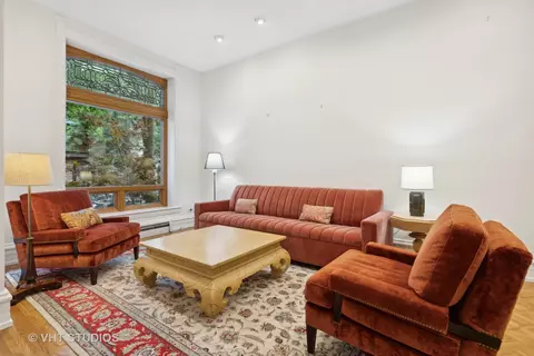 60 Elm St, Chicago, IL 60611 photo 3