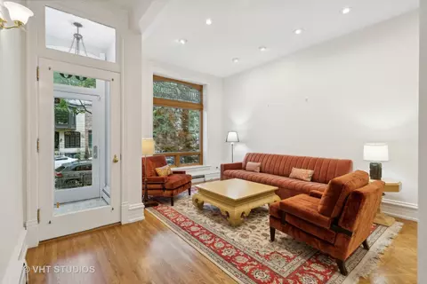 60 Elm St, Chicago, IL 60611 photo 2
