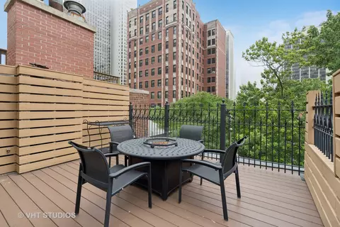 60 Elm St, Chicago, IL 60611 photo 45