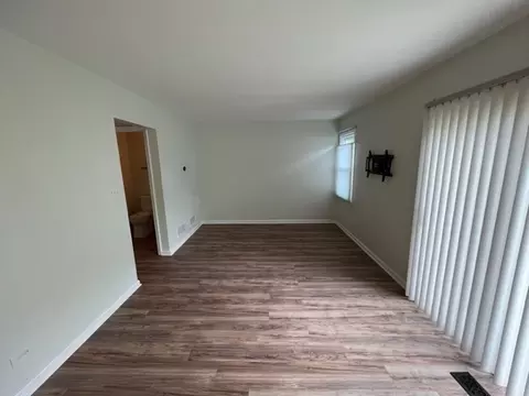 Living - 502 Crossing Ct #33, Rolling Meadows, IL 60008 photo 3 of 5