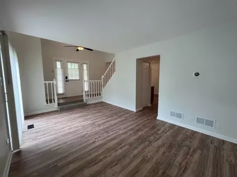 Living - 502 Crossing Ct #33, Rolling Meadows, IL 60008 photo 2 of 5