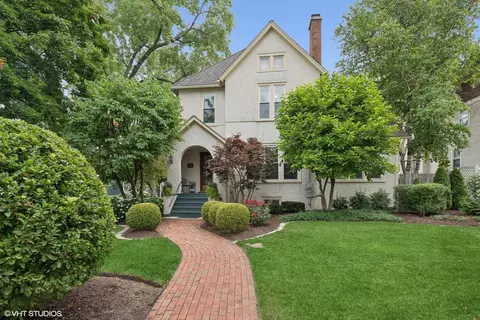 517 N Gary Ave, Wheaton, IL 60187