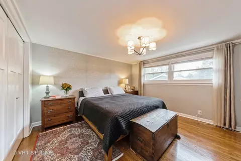 Bedroom - 2517 Central Rd, Glenview, IL 60025 photo 1 of 2