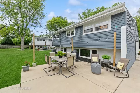 Exterior - 2517 Central Rd, Glenview, IL 60025 photo 3 of 4