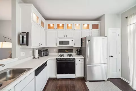 Kitchen - 7213 Manchester Dr, Plainfield, IL 60586 photo 1 of 3