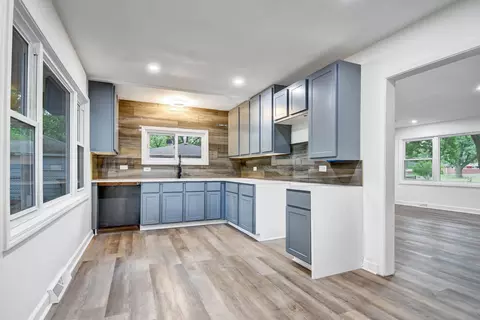 2922 Wilshire Ave, Markham, IL 60428 photo 7