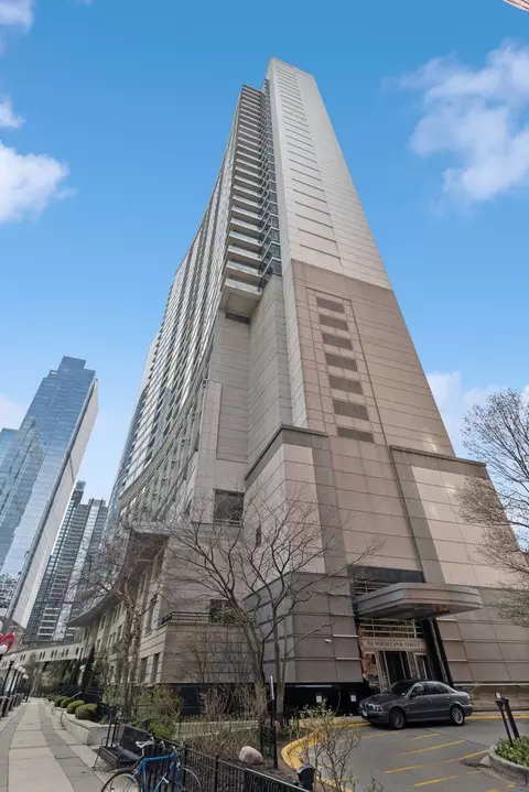 333 N Canal St #1406, Chicago, IL 60606
