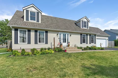 2352 E Glen Cir, Sycamore, IL 60178