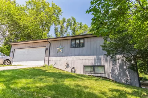 5422 Highland Dr W, Mchenry, IL 60050