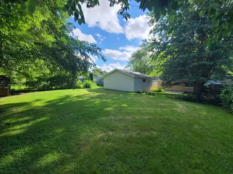 2604 Forestwood Dr, Mchenry, IL 60051 photo 19