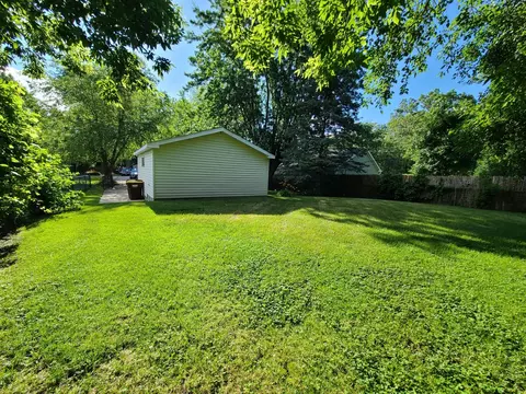 2604 Forestwood Dr, Mchenry, IL 60051 photo 18