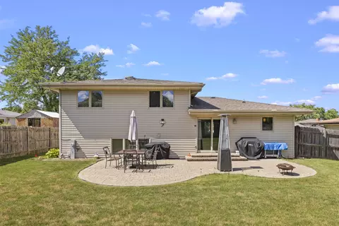 Exterior - 751 Evergreen Ln, Bartlett, IL 60103 photo 2 of 2