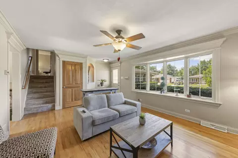 Living - 751 Evergreen Ln, Bartlett, IL 60103 photo 4 of 4