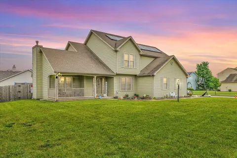 808 Trailway Dr, Champaign, IL 61822