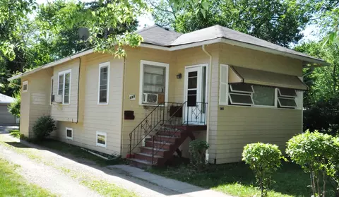 135 N Park St, Westmont, IL 60559