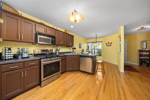 Kitchen - 19403 Tramore Ln, Mokena, IL 60448 photo 3 of 4