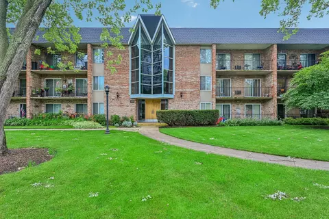 520 Burning Tree Ln #112, Naperville, IL 60563