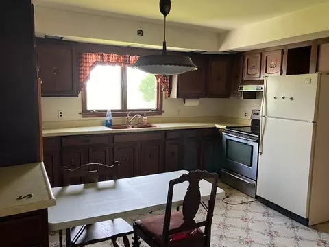 348 Church Rd, Compton, IL 61318 photo 3