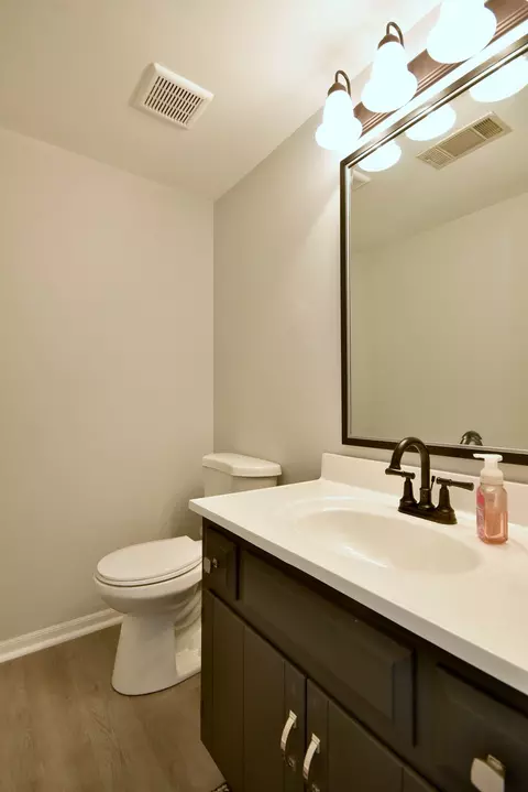 Bath - 7009 Manchester Dr, Plainfield, IL 60586 photo 4 of 4