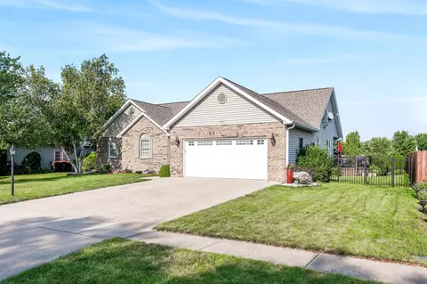 503 Jayne St, Heyworth, IL 61745
