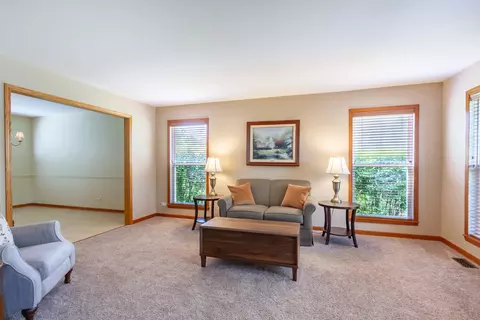 1533 Derby Ln, Bartlett, IL 60103 photo 7