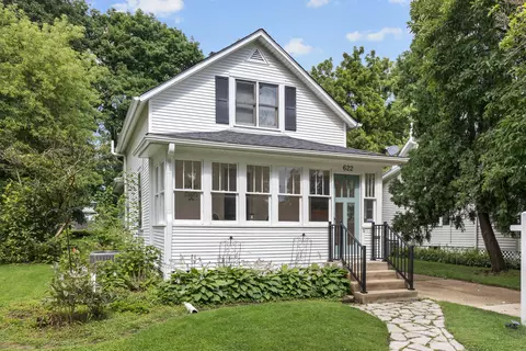 622 Illinois St, Geneva, IL 60134