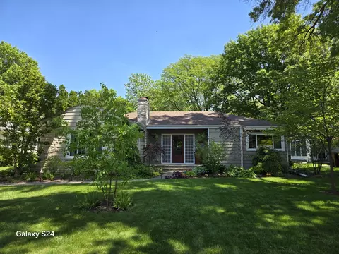 711 Greenmeadow, Rockford, IL 61107