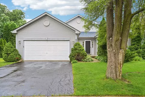 693 N Overlook Trl, Round Lake, IL 60073