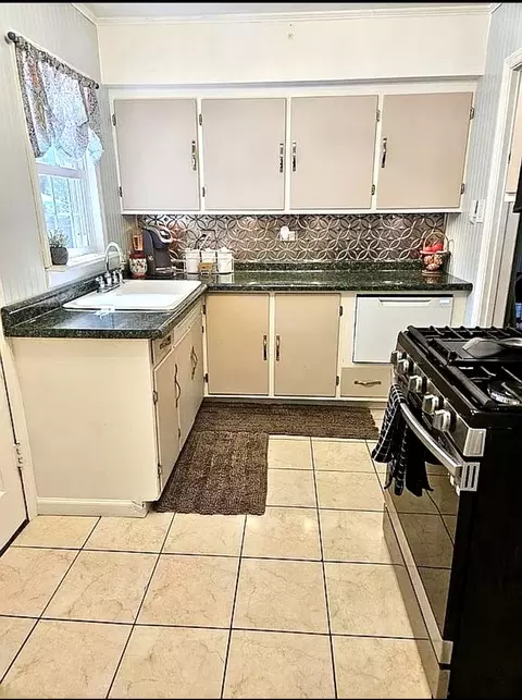 516 S Curtis Ave, Kankakee, IL 60901 photo 4