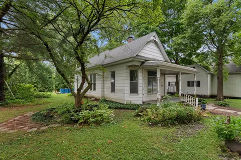 307 E Main St, Monticello, IL 61856 photo 2