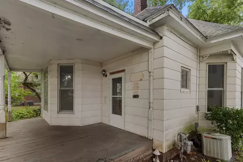 307 E Main St, Monticello, IL 61856 photo 4
