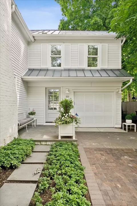 611 E Prospect Ave, Lake Bluff, IL 60044 photo 2