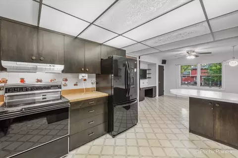 Kitchen - 1209 Mallard Dr, Elgin, IL 60123 photo 4 of 4