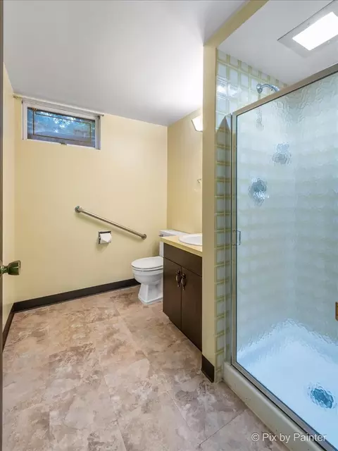 Bath - 1209 Mallard Dr, Elgin, IL 60123 photo 4 of 4