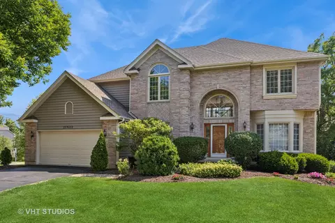 25 W652 Wheatberry Ct, Wheaton, IL 60187