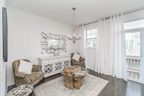 Dining - 402 Lexington Ln, Rolling Meadows, IL 60008 photo 4 of 4