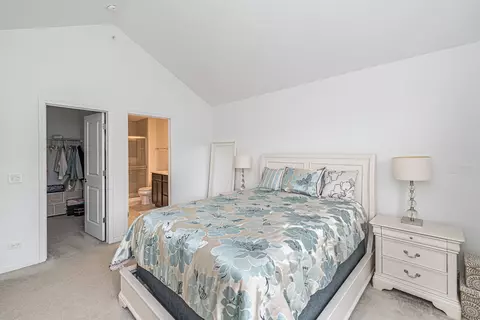 Bedroom - 402 Lexington Ln, Rolling Meadows, IL 60008 photo 3 of 4