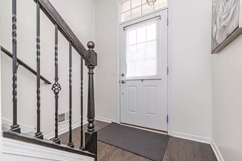 Entry Way - 402 Lexington Ln, Rolling Meadows, IL 60008 photo 1 of 3