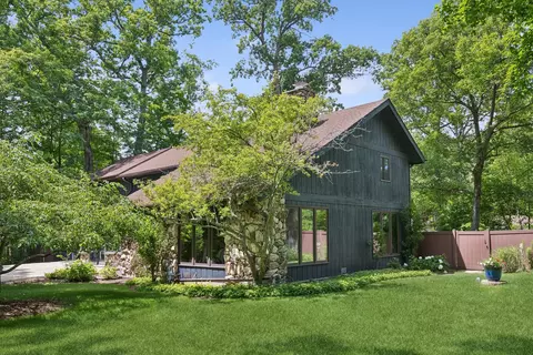 14522 W Mayland Villa Rd, Lincolnshire, IL 60069