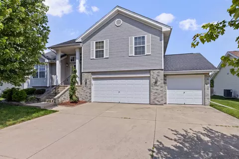 8723 Tim Ln, Machesney Park, IL 61115
