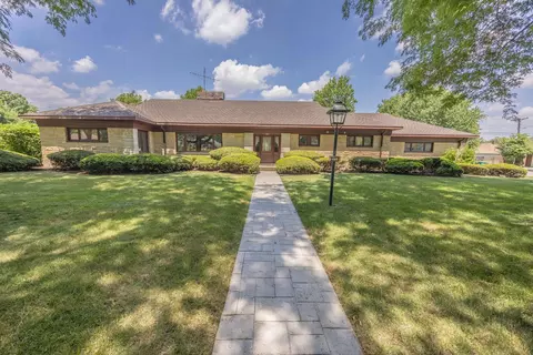 901 Sherwood Pl, Joliet, IL 60435