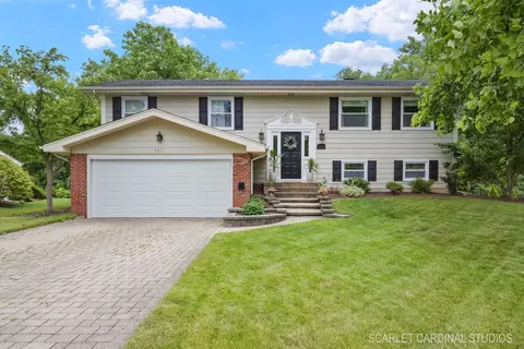 2 S227 Mayfield Ln, Glen Ellyn, IL 60137