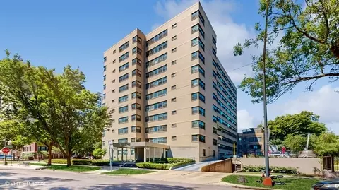 4200 N Marine Dr #304, Chicago, IL 60613